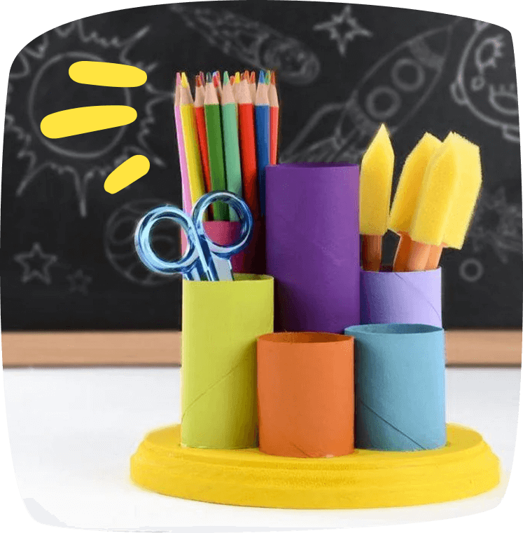 pot à crayons fabriqué avec des rouleaux en carton