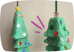 Sapins de Noël suspendus en boîte à œufs